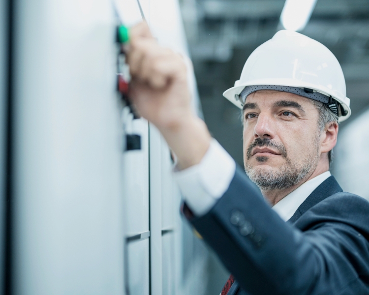 Unternehmer plant Termineinlage zu tätigen