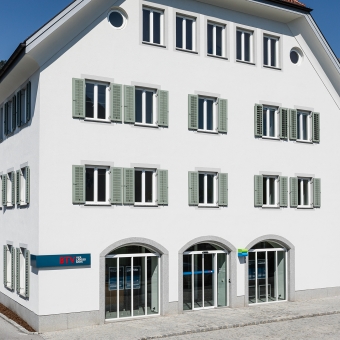 Außenansicht der BTV Bank Filiale in Imst in der Doktor-Carl-Pfeiffenberger-Straße 18