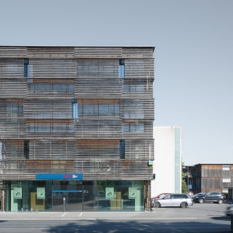 Außenansicht der BTV Bank Filiale in Wolfurt mit der Adresse Unterlinden 23