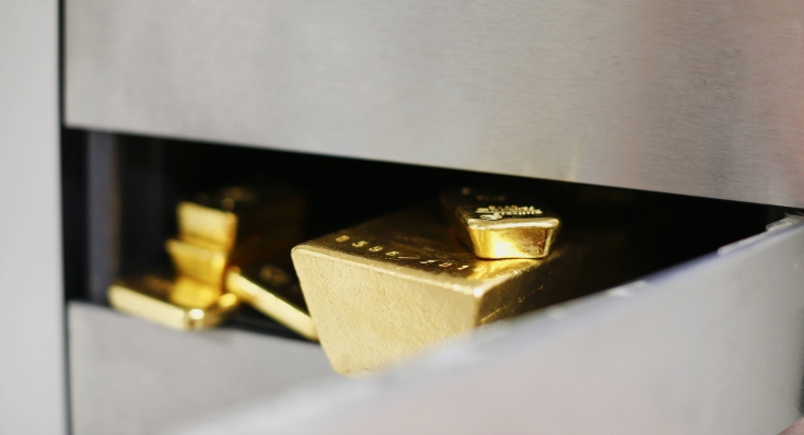 Goldbarren in einem Schließfach