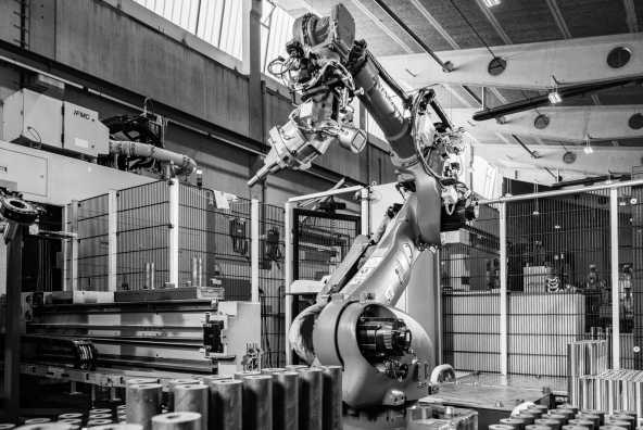 Roboter in Fabrik für Fertigung