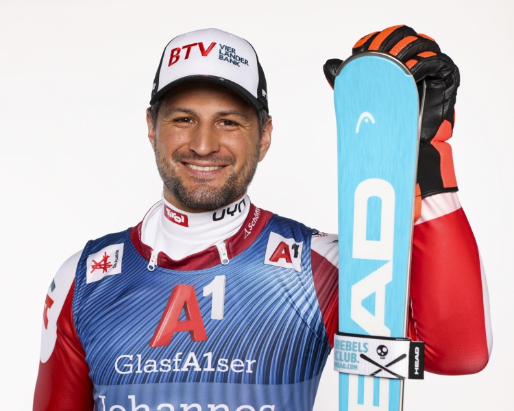 Eine männlicher Skifahrer.